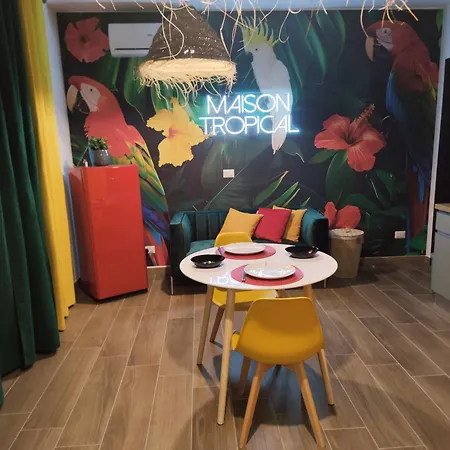 Maison Tropical 2 - Apulian Experience דירה נויקאטארו